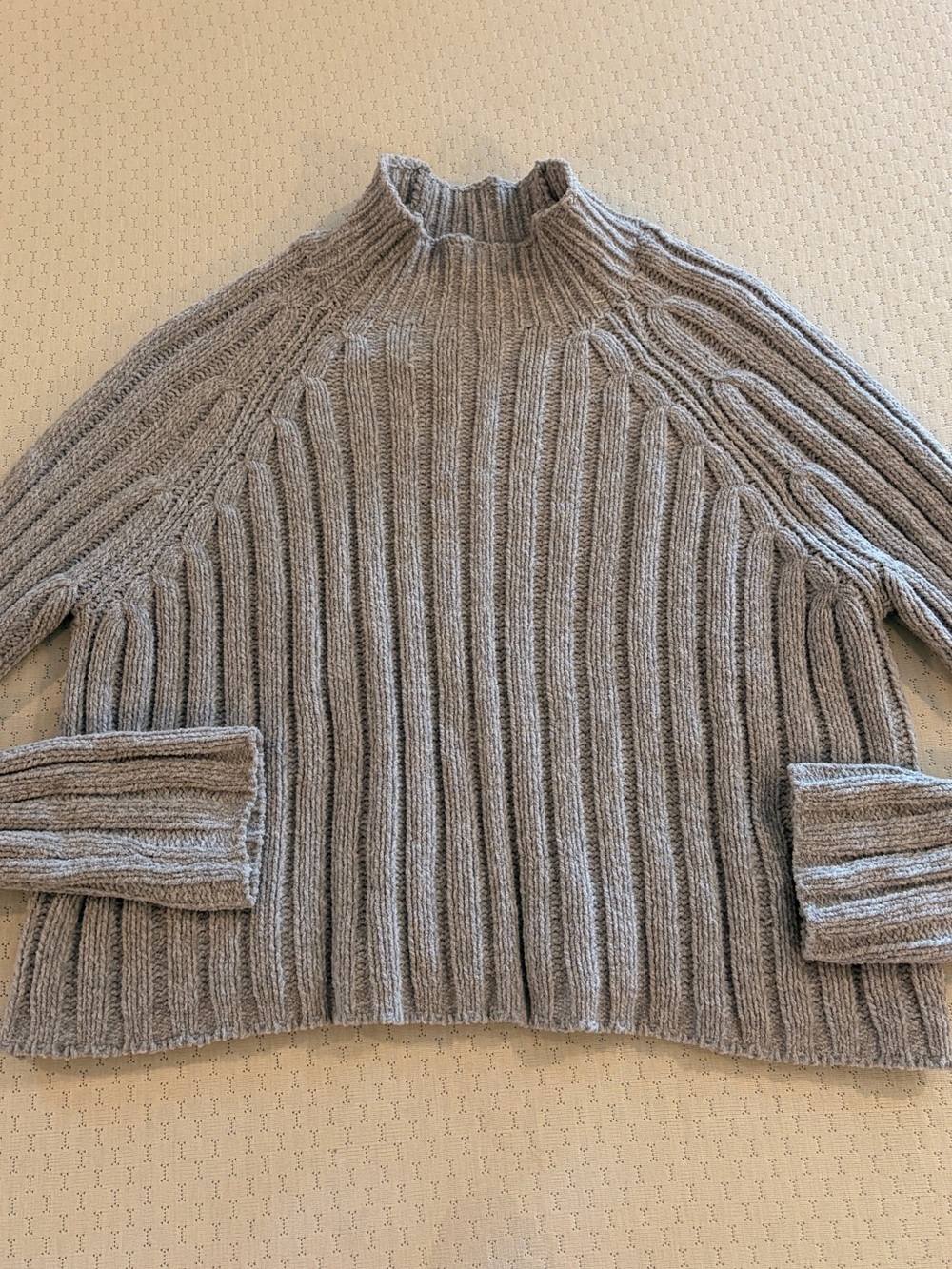 American Eagle Women’s Large Gray Ribbed Mock Neck Sweater